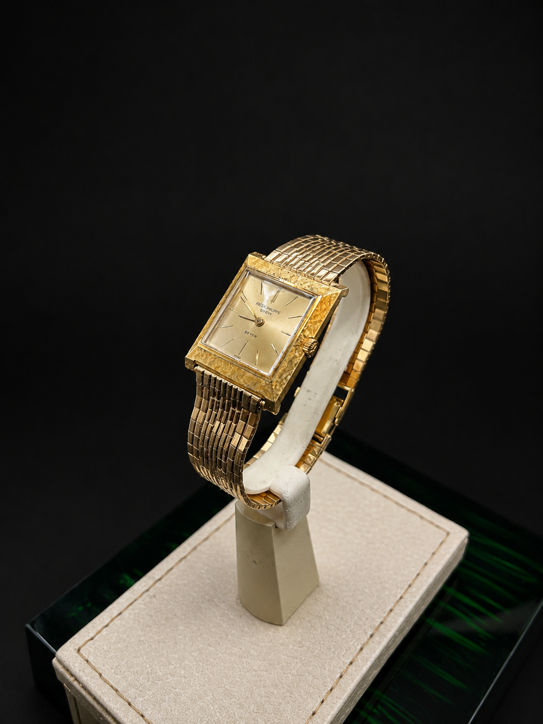 Patek Philippe 18k Yellow Gold – Vintage Dress Watch